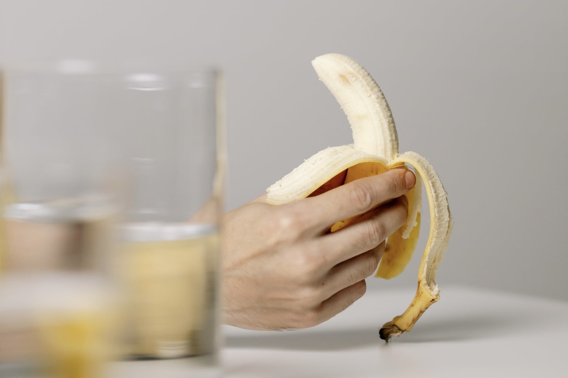 Banán, a BRAT diéta egyik összetevője. Mi az a BRAT diéta, és milyen panaszok esetén javasolt követni?